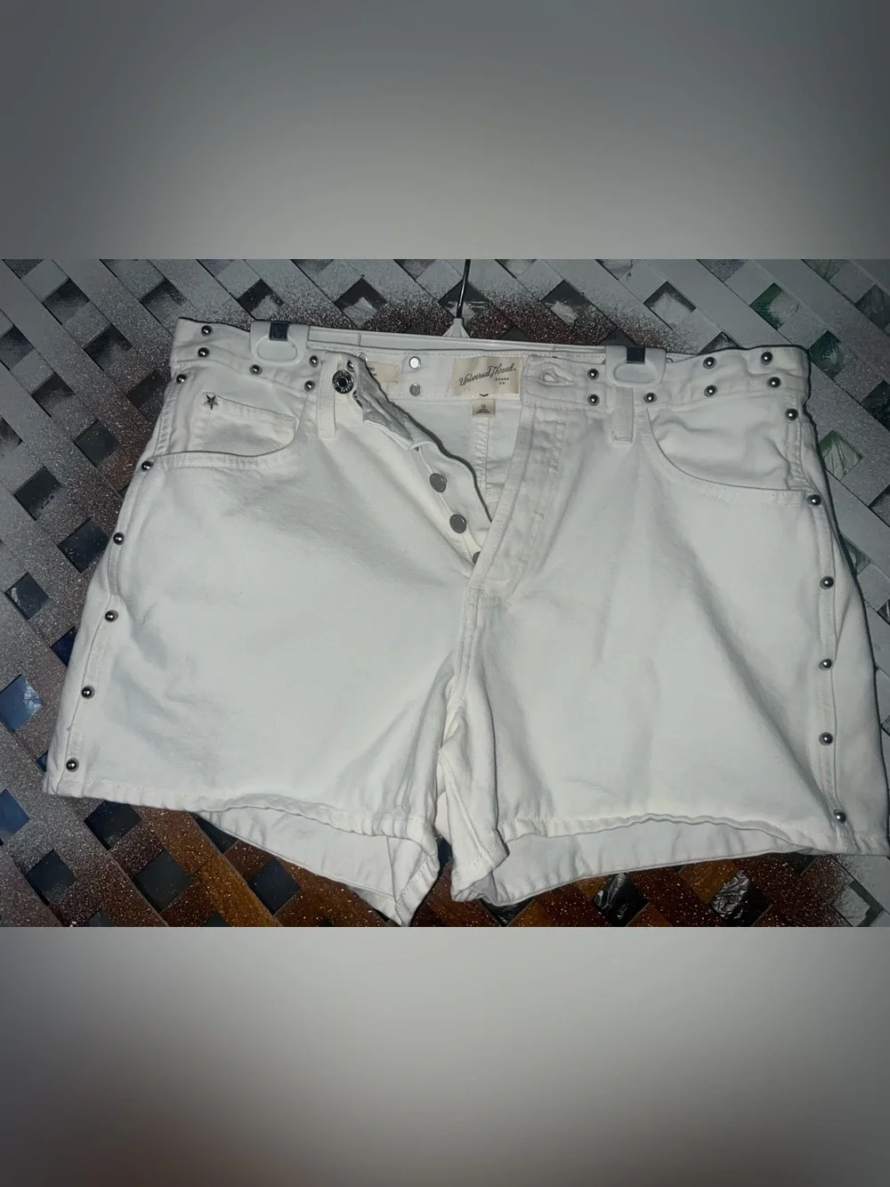 Universal Threads Summer White Studded High-Waist Baggy Denim Shorts Sz 10